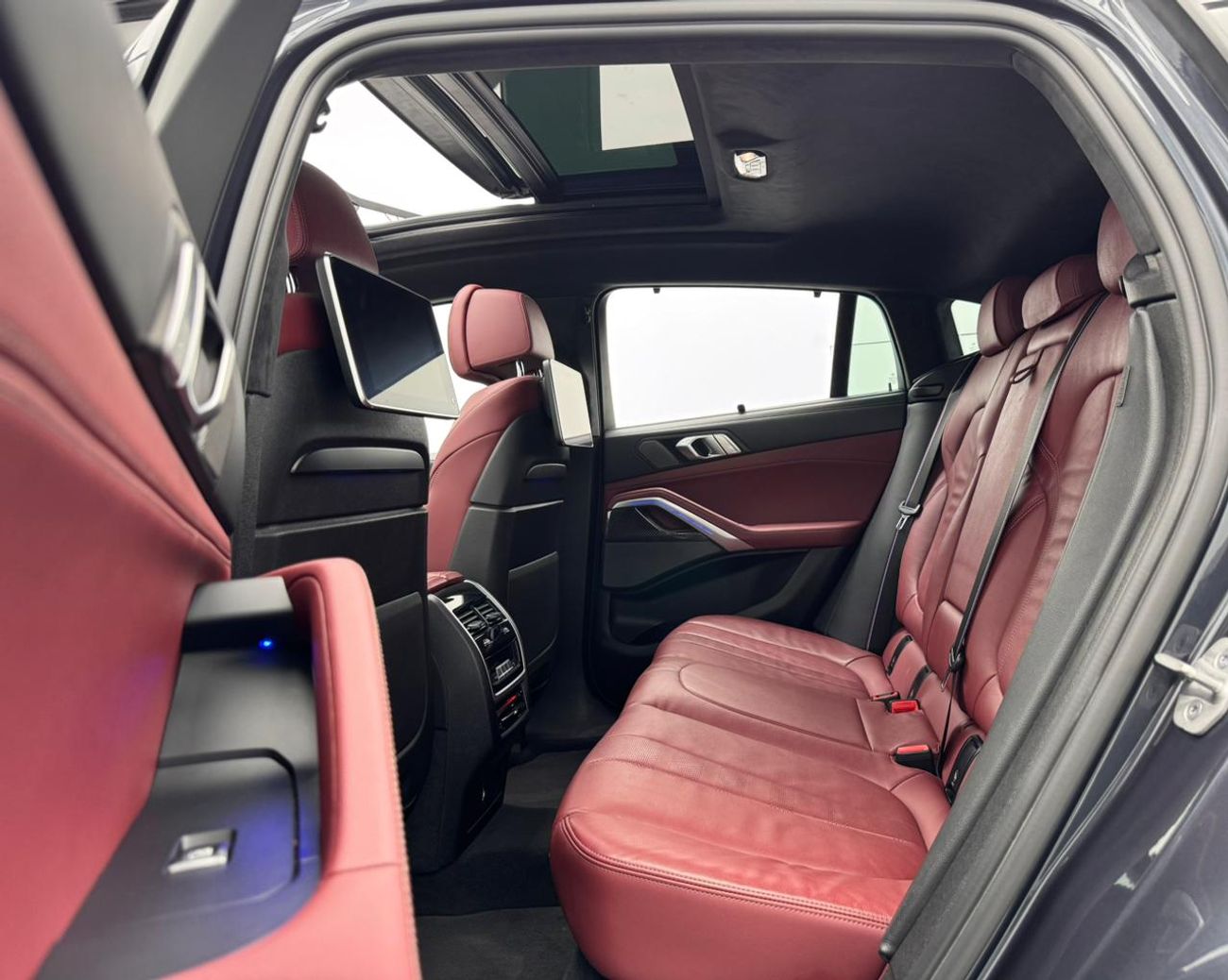 بي أم دبليو X6 M50i 4.4L 2022 BMW X6 M50i, 2026 BMW Warranty and Service Contract, BMW Service History, GCC