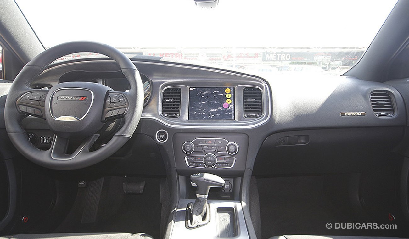 Dodge Charger Daytona R/T RWD V8 HEMI GCC Specs with 3Yrs or 100K km Warranty