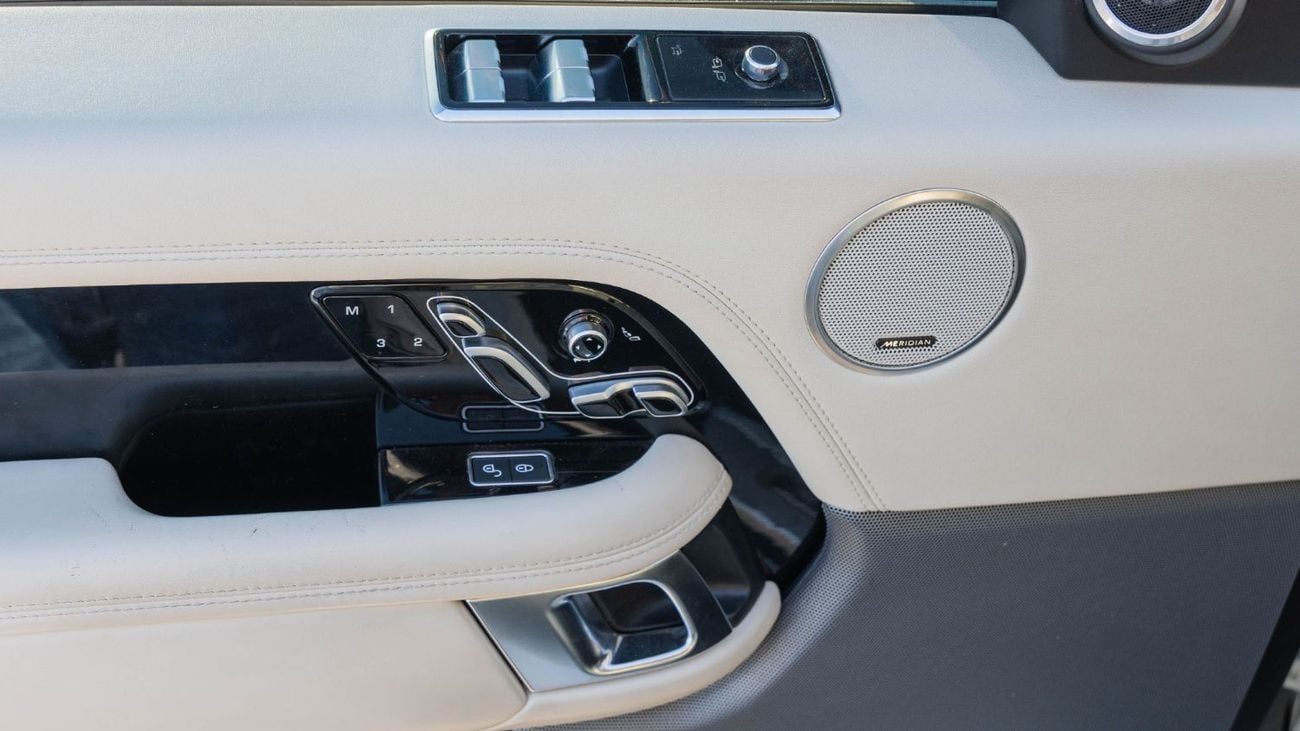 Land Rover Range Rover Supercharged 5.0L 2020 Land Rover Range Rover Vogue Supercharged LWB (Long Wheelbase) V8 5.0L AT Pet