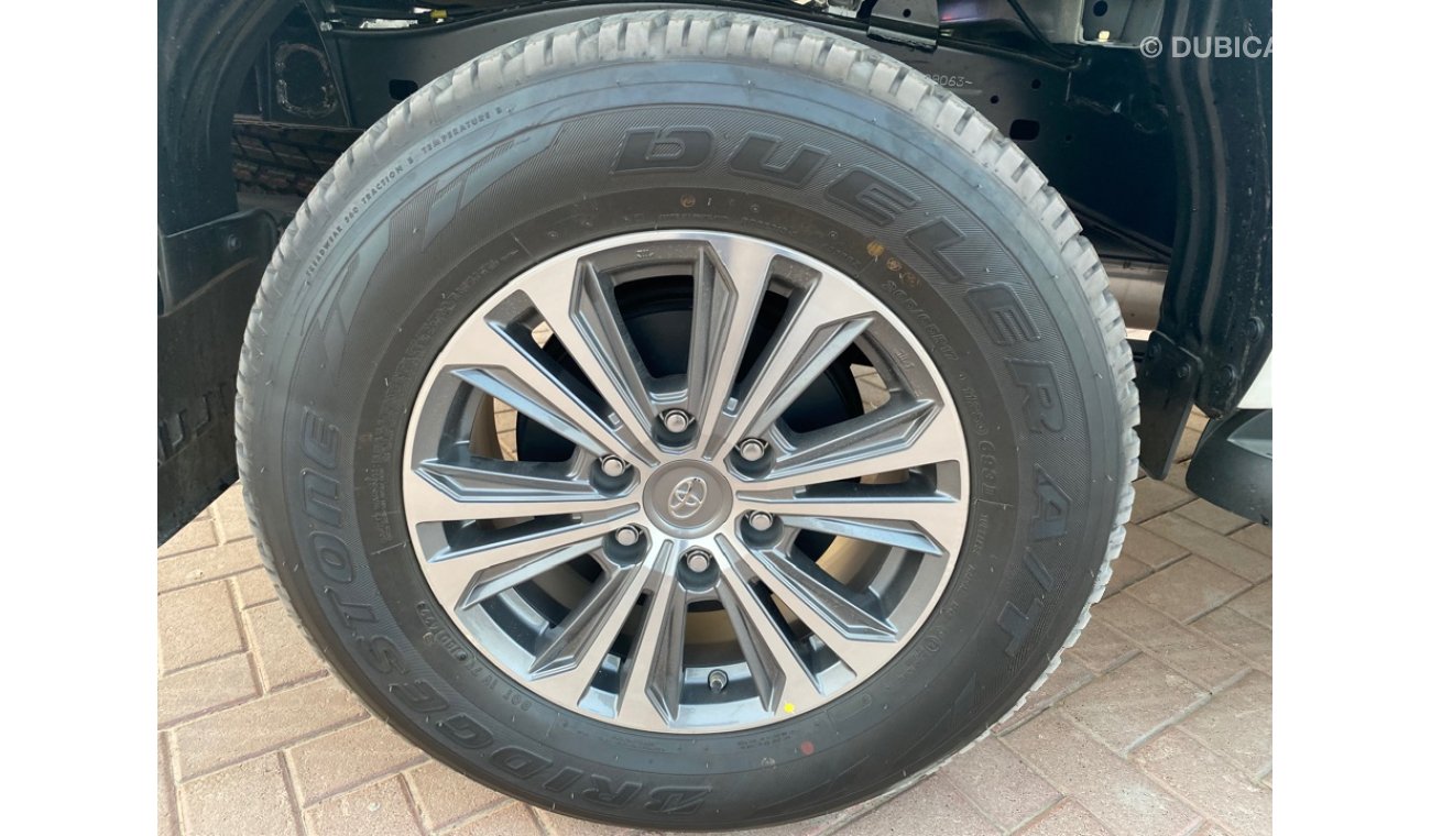 تويوتا هيلوكس 2022 2.4L DSL 4X4 FULL OPTIONS FOR EXPORT ONLY