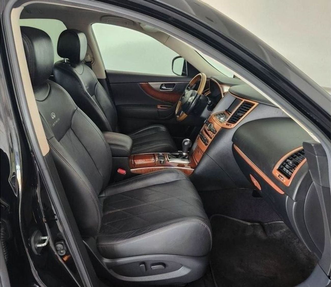 Infiniti FX35 3.5L-6CYL - EXCELLENT CONDITION - JAPANESE SPECIFICATION