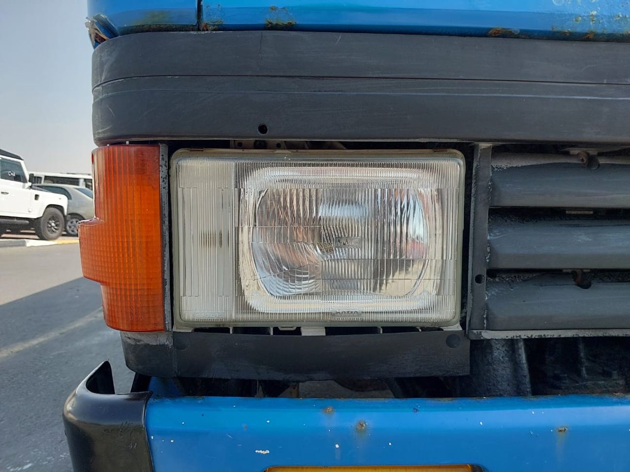 ميتسوبيشي فوسو كانتير MITSUBISHI CANTER ALUMINIUM BODY TRUCK RHD 1989 MODEL 4.2 L DIESEL MANUAL(PM22104)