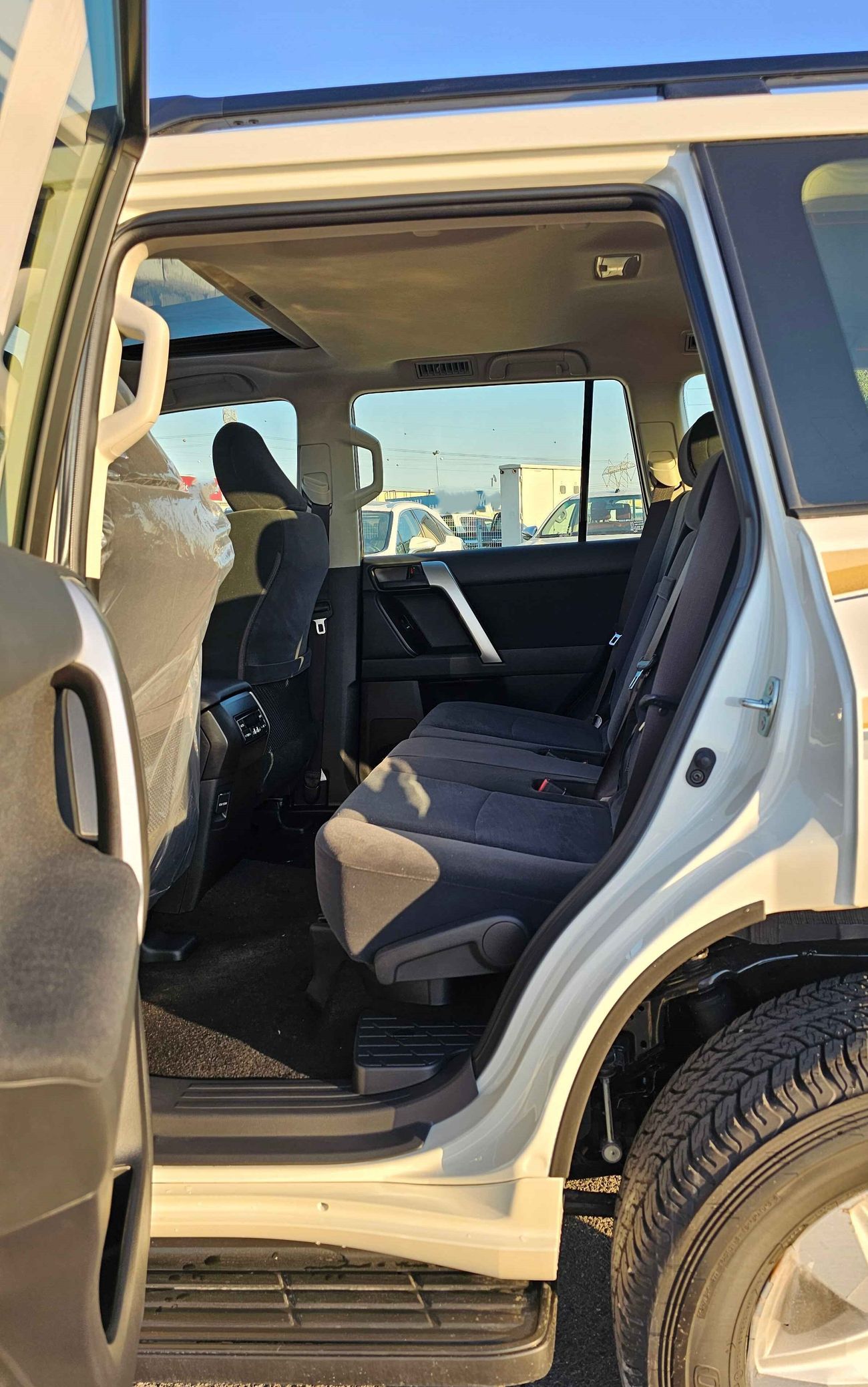 Toyota Prado TXL, 4.0L V6 Petrol / DVD / PUSH START / Sunroof / 4WD (CODE # PSR40TXLDF)