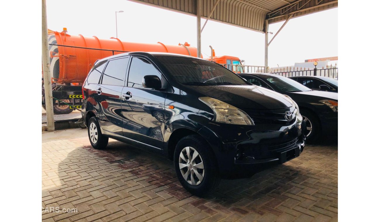 Toyota Avanza GLS (CLEAN INTERIOR) 7-SEATER-FOR LOCAL AND EXPORT-LOT-000694