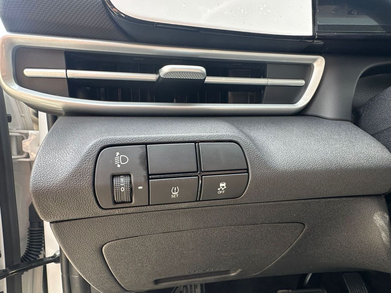 Hyundai Elantra 1.5 LUXURY PREMIUM , BIG SCREEN, SEAT HEATING, ELECTRIC SEAT, LEATHER SEAT, FULL OPTION,MODEL 2025