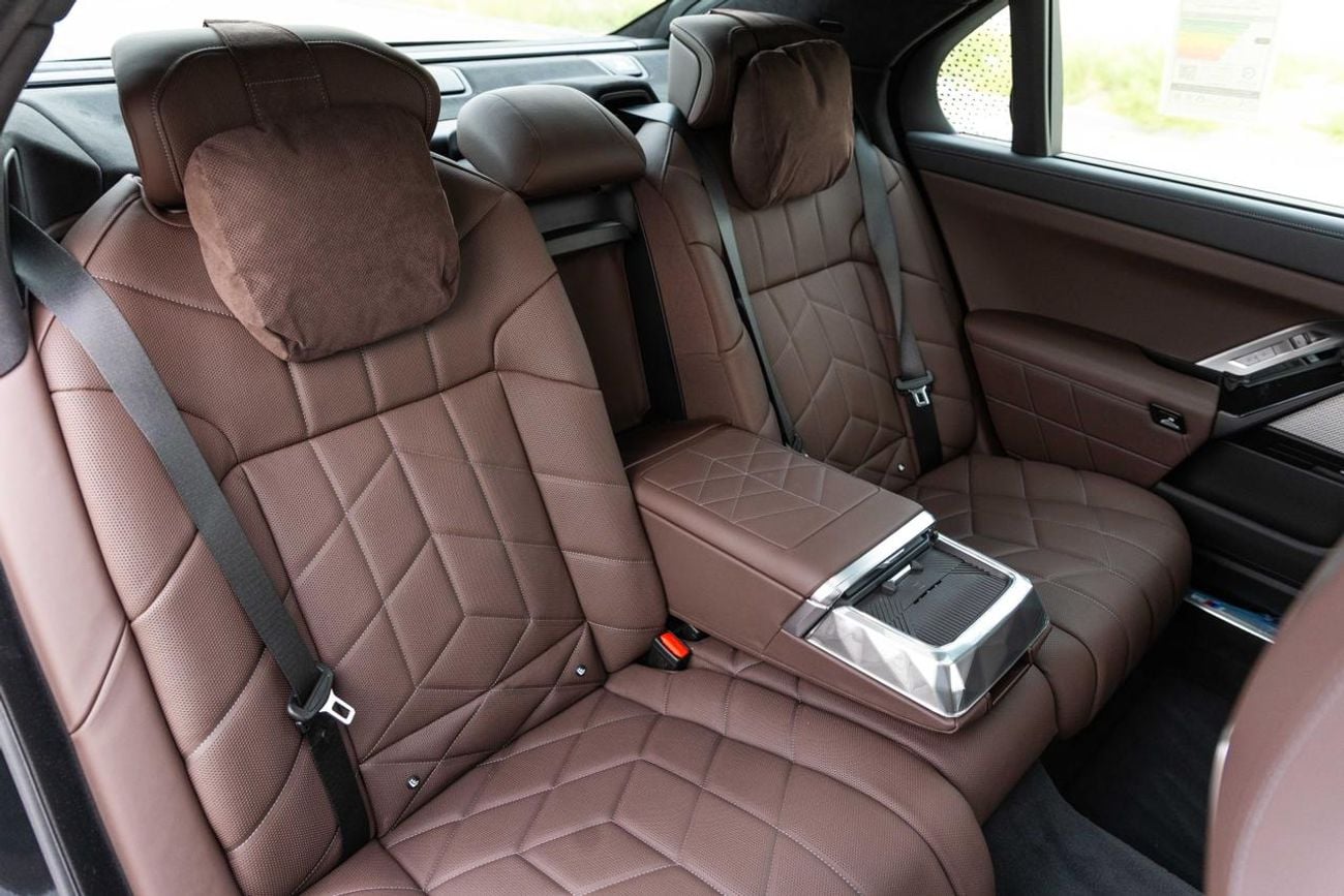 BMW 735i BMW 735i Luxury Kit + M Kit MasterClass – 2026 | GCC | Only 3,124 KM | AED 419,000