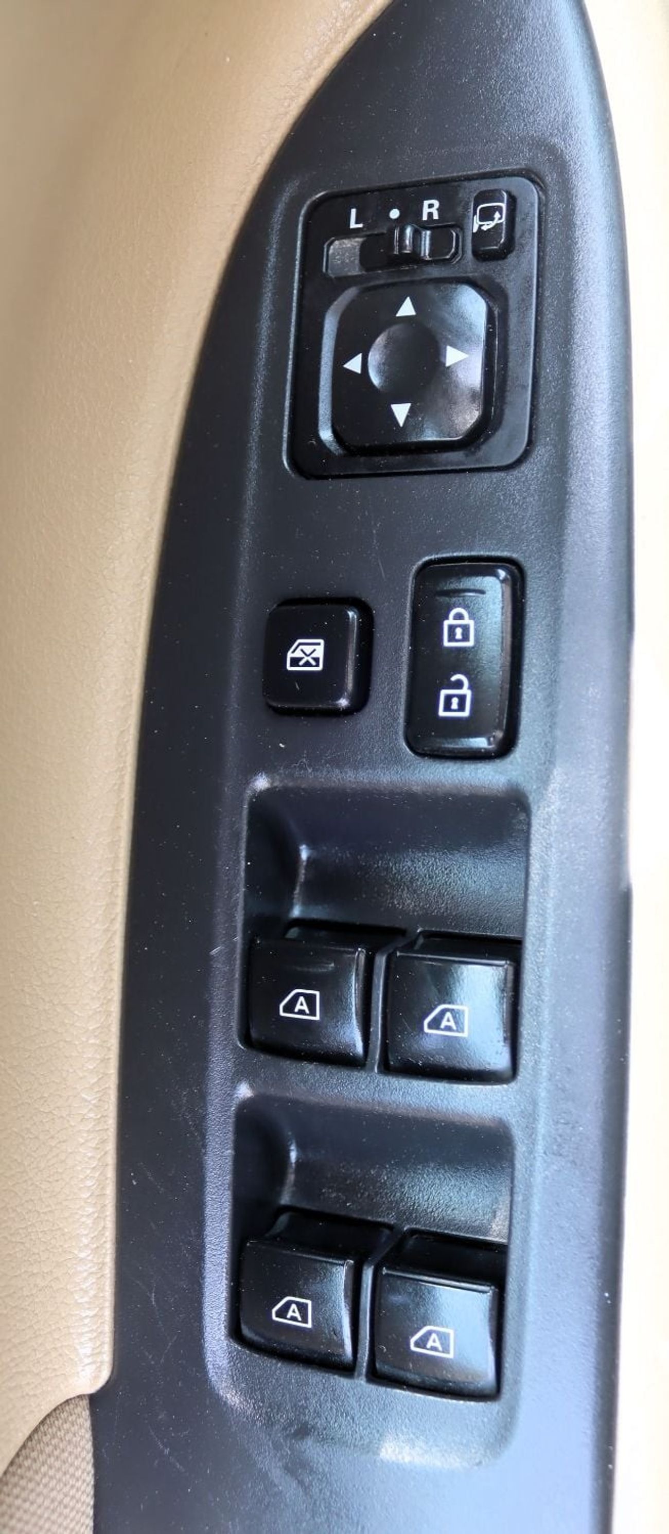 Mitsubishi Outlander GLX Basic MITSUBISHI OUTLANDER 2020  ACCIDENTS FREE - GCC - 7STR - 4WD - ORIGINAL PAINT - PERFECT CO