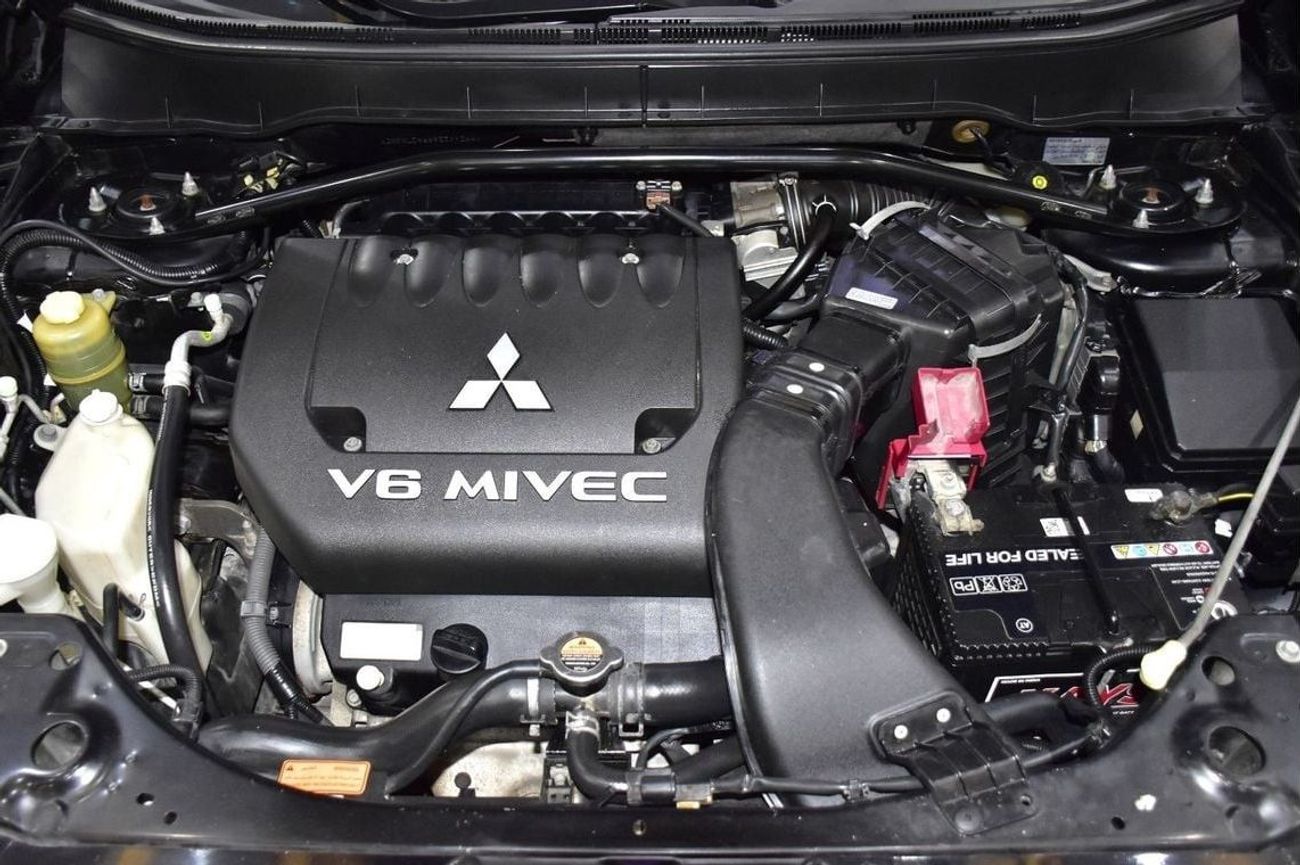 ميتسوبيشي آوتلاندر EXCELLENT DEAL for our Mitsubishi Outlander 4WD ( 2009 Model ) in Black Color GCC Specs