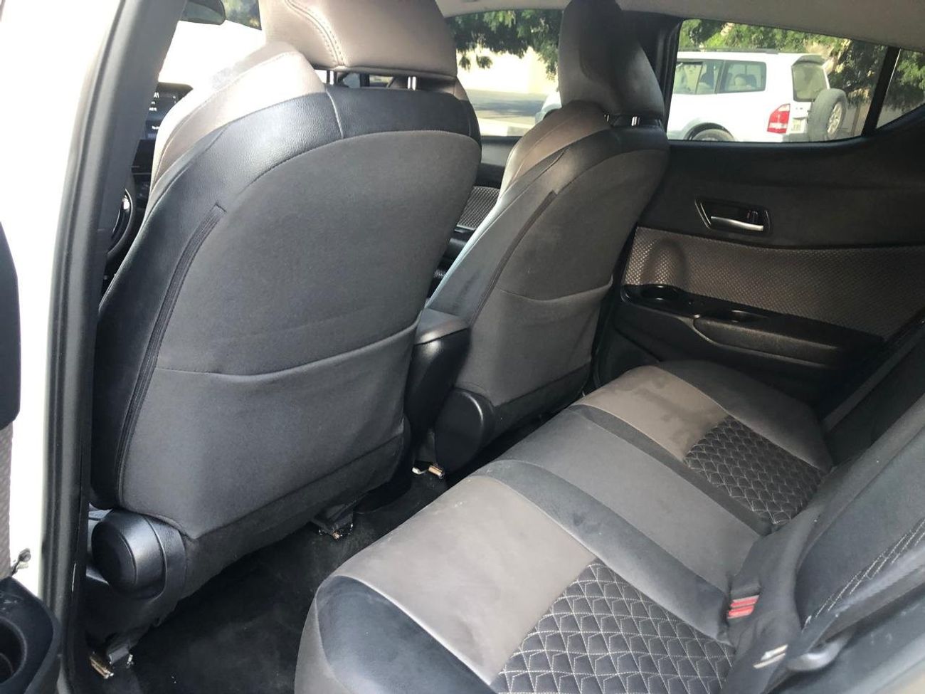 Toyota CHR Toyota C-HR Hybrid 2021 (1.8L) GCC Specs Full Option