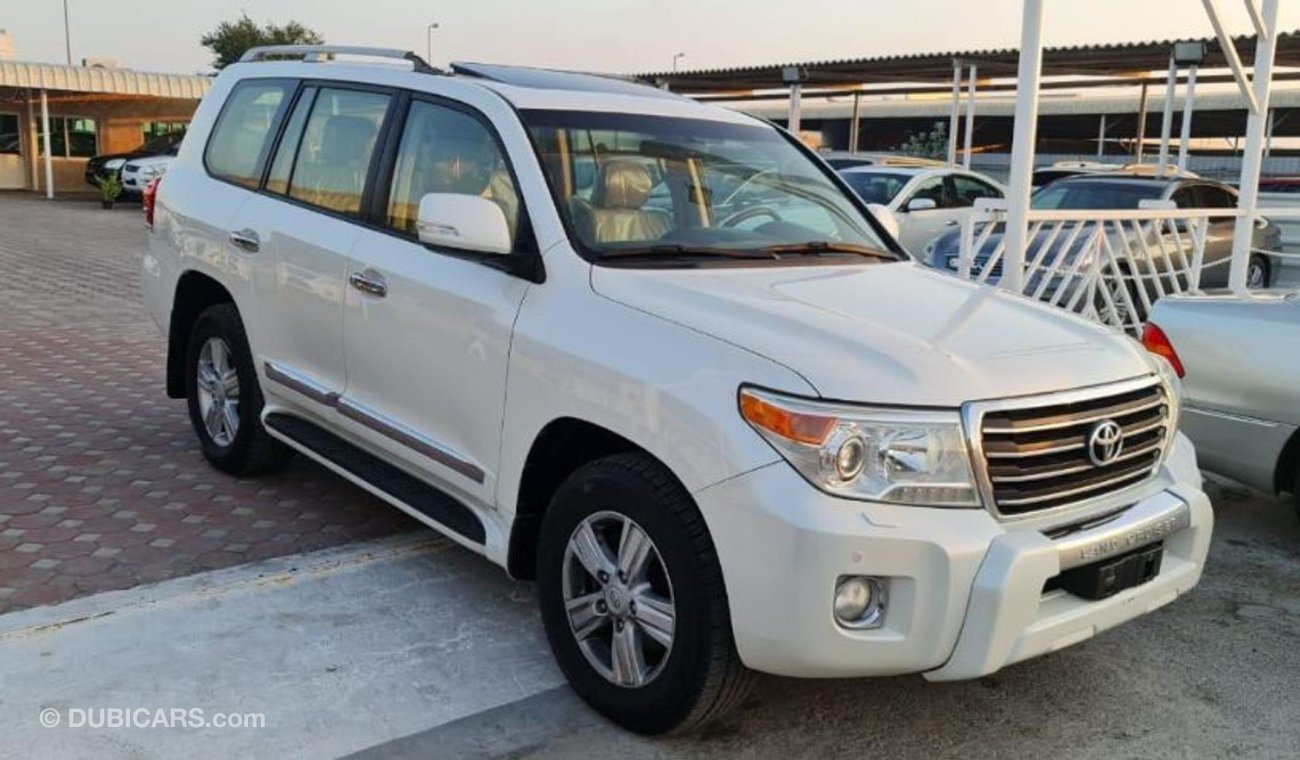 Toyota Land Cruiser تويوتا لاند كروزر 6 سلندر فل اوبشن موديل 2013 صبغ الوكالة بحالة الوكالة  عجمان معرض الصحراء لتجارة ا