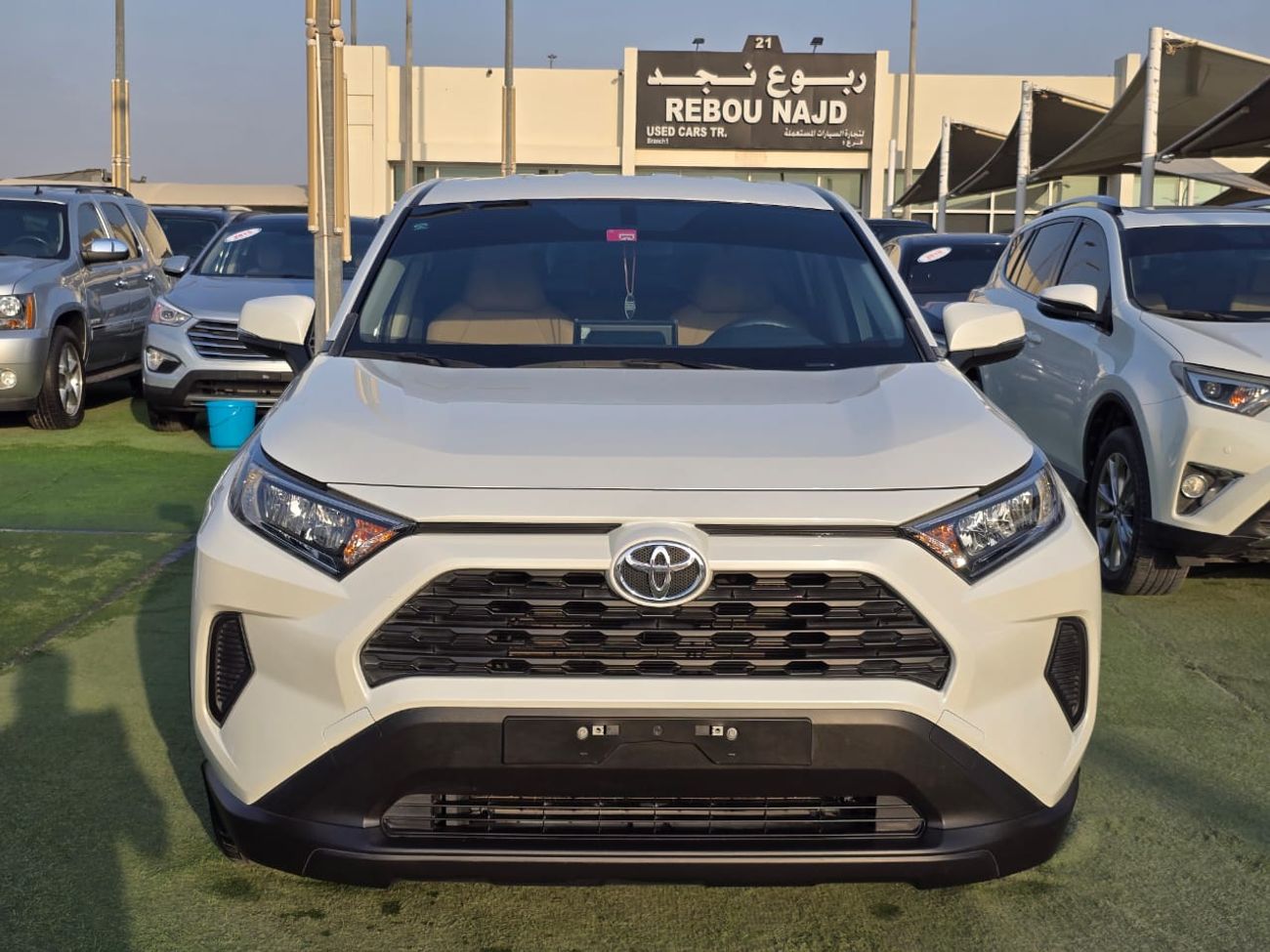 تويوتا راف ٤ EXR 2.5L (203 HP) 4WD TOYOTA RAV4 2020 4X4 GCC 4 CYLINDER ENGINE 2.5L clean car without accident wit