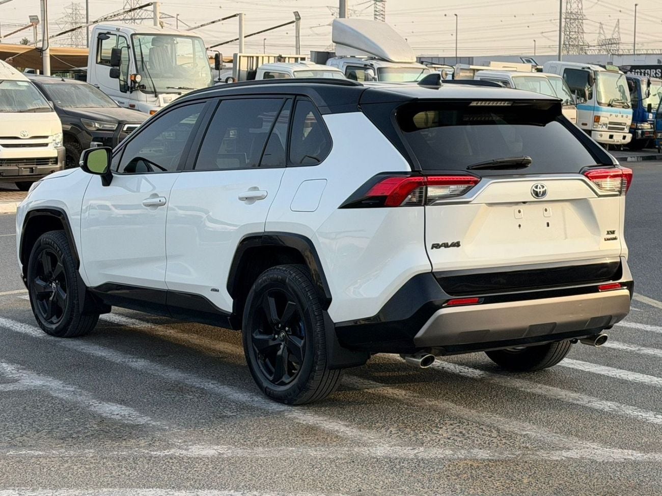 تويوتا راف ٤ 2019 TOYOTA RAV4 XSE Hybrid 4x4 2.5L