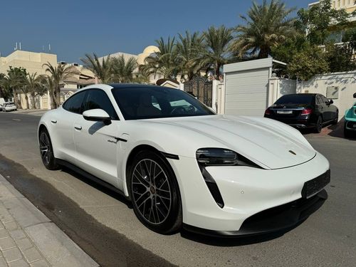 Porsche Taycan Base