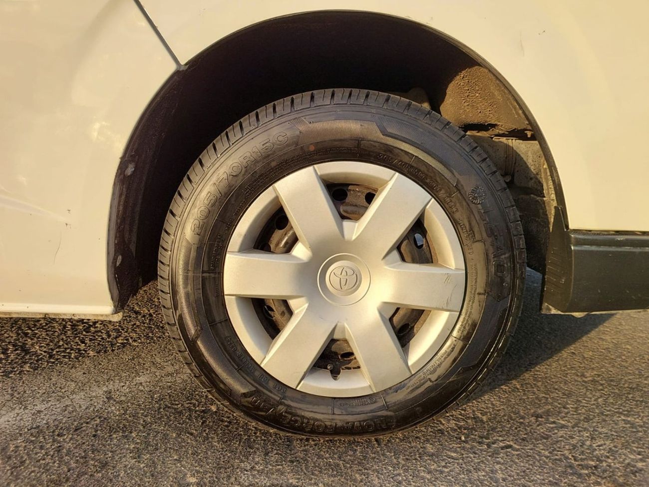 Toyota Hiace TOYOTA HIACE COMMUTER VAN RHD 2016 MODEL 3.0 L DIESEL AUTOMATIC(PM18509)