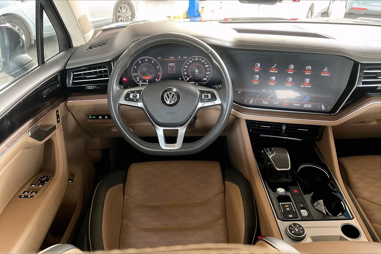 Volkswagen Touareg Highline | Guaranteed Warranty | 0 Down Payment