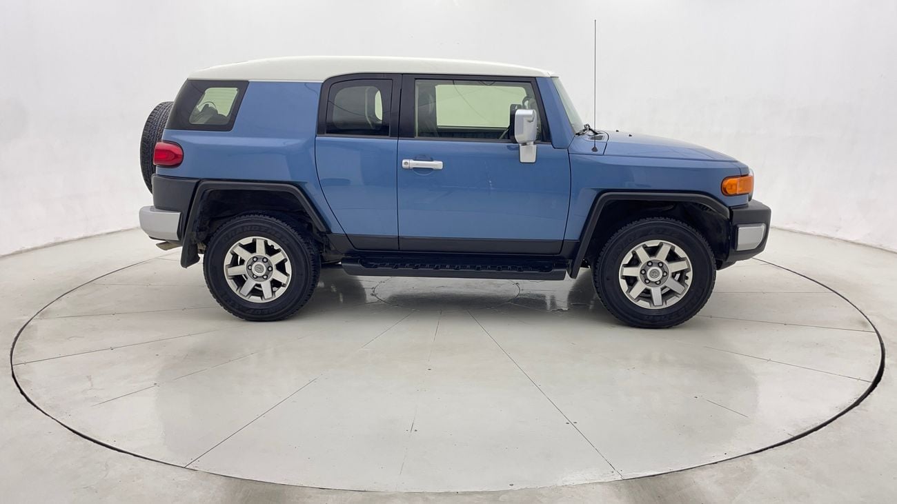 Toyota FJ Cruiser GXR 4.0L A/T 2022 GXR | AED 1863/Month | 0 DP | 30 Day Return | Warranty | Service History