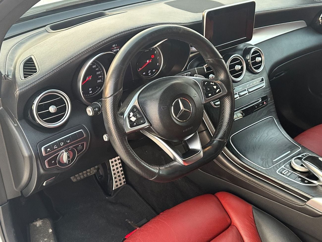 مرسيدس بنز GLC 200 بريميوم بلس