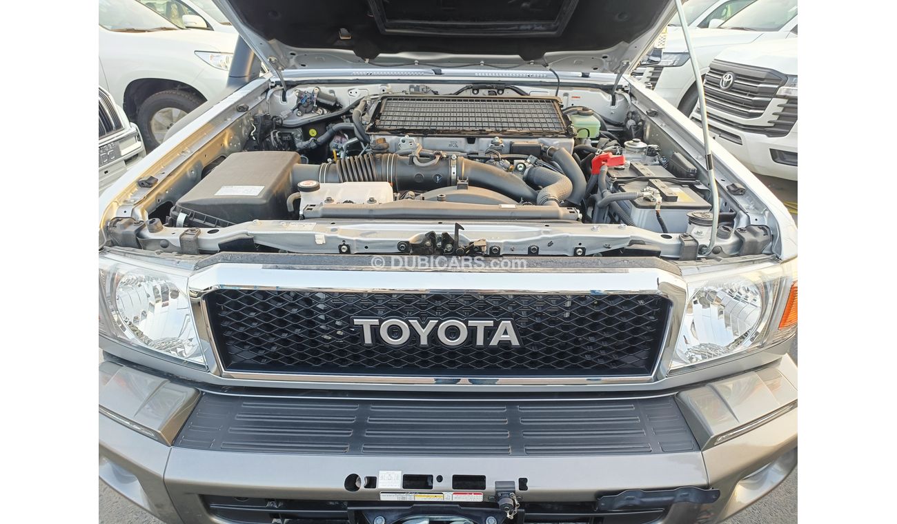 Toyota Land Cruiser Pick Up 4.5L V8 DIESEL FULL OPTION, M/T / DOUBLE CAB / DIFF LOCK (CODE # 7473)