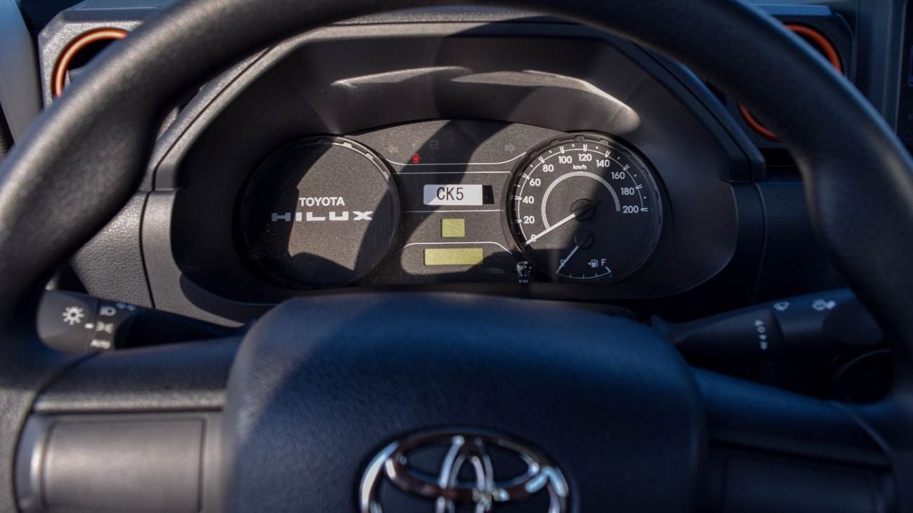 تويوتا هيلوكس GL 2.4L Single Cab Utility TOYOTA HILUX TAMARAW 2.4D Single Cab