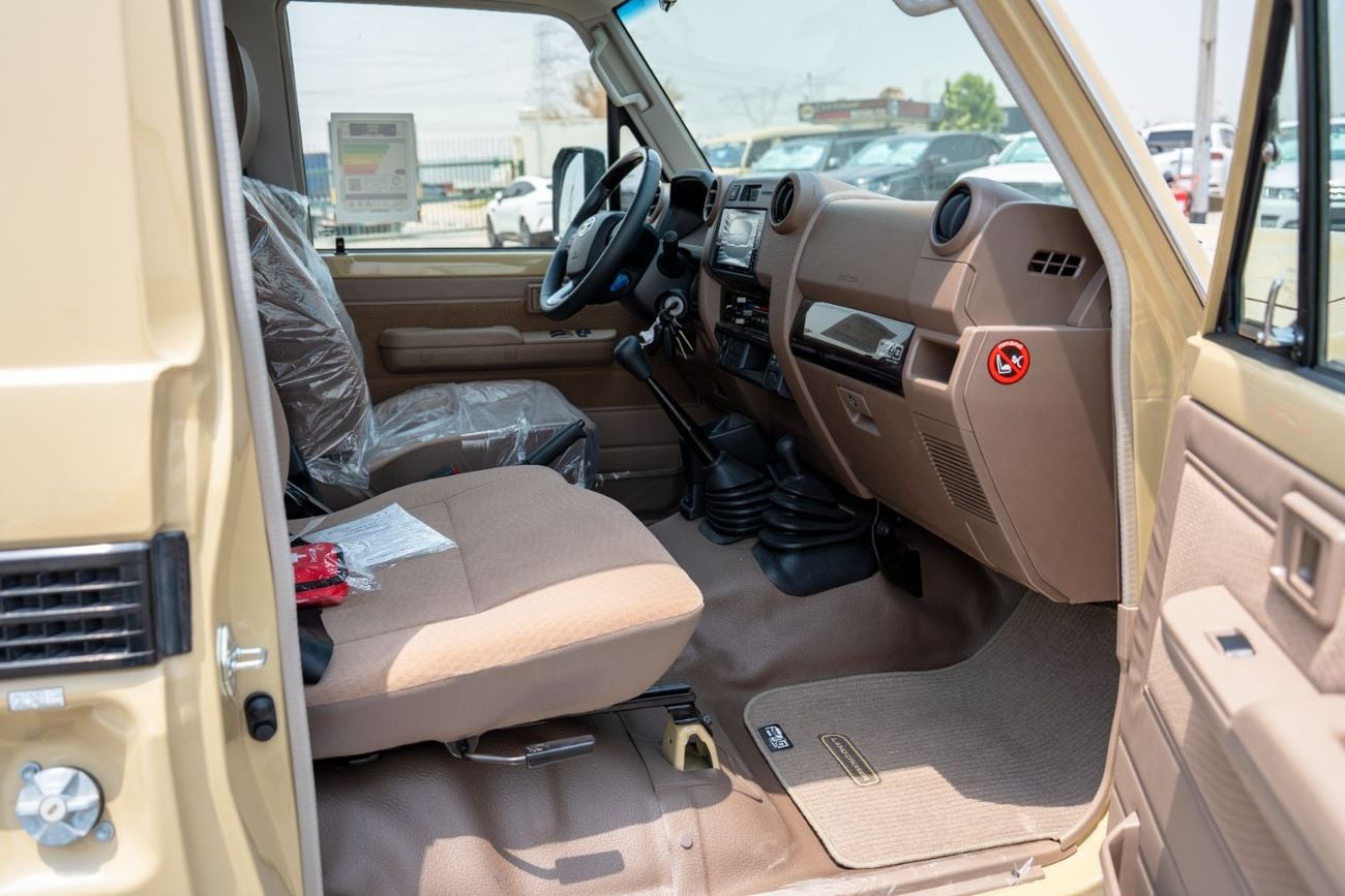 تويوتا لاند كروزر بيك آب Std 4.0L Single Cab Utility 4WD