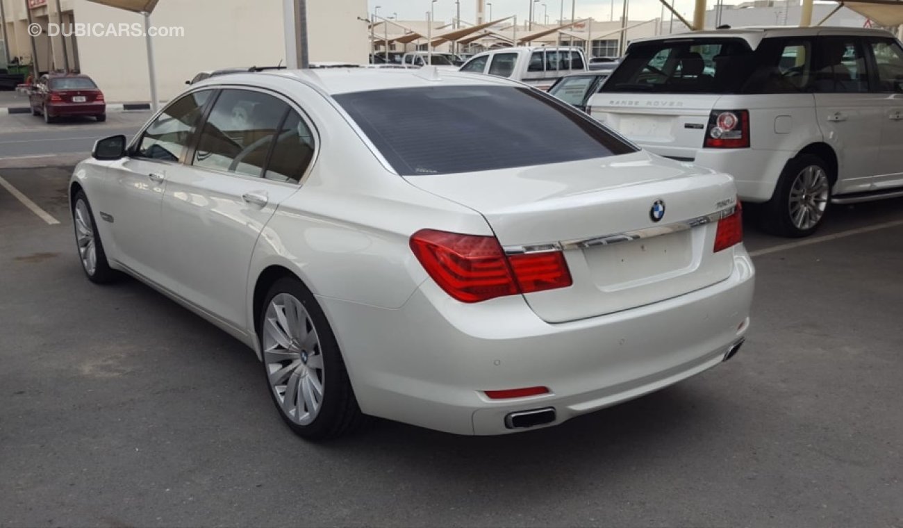 BMW 740Li model 2010 GCC car prefect condition full service full option low mileage