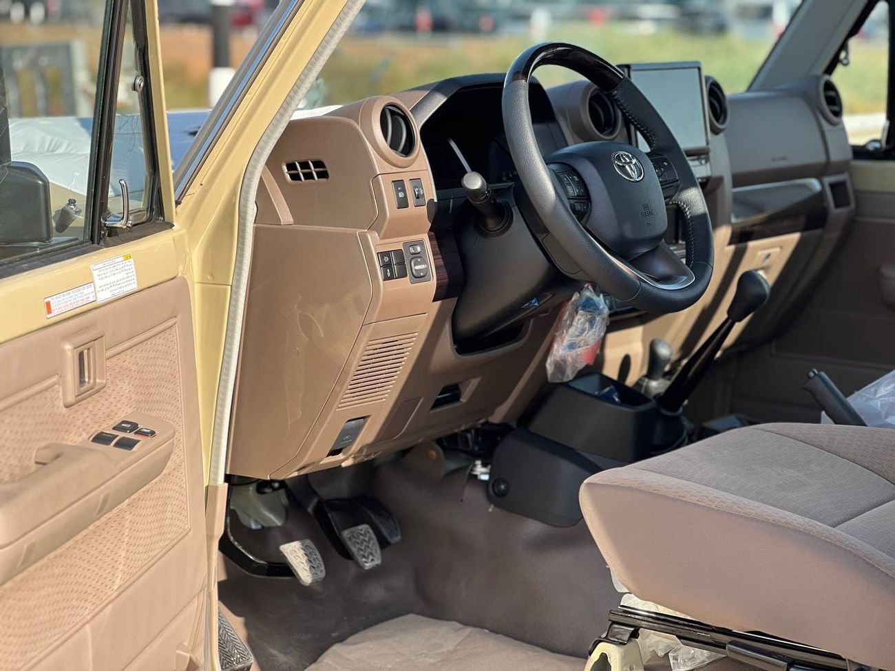 Toyota Land Cruiser Pick Up S/C LC79 2.8L DSL M/T // 2025 // HIGH OPTION WITH RADAR , DIFF LOCK , DVD&BACK CAMERA // SPECIAL OFF