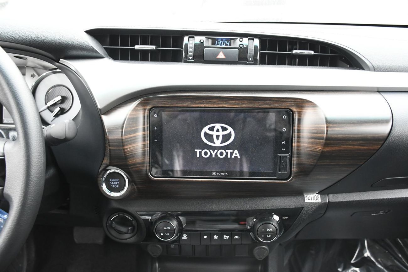 تويوتا هيلوكس 2.7L V4 Automatic with BSM Full option (Ready Stock)