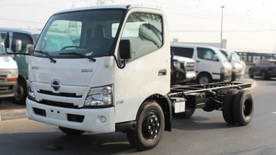 هينو 700 HINO/XZU 710L/6.5 TON 300S Wide cab 4X2