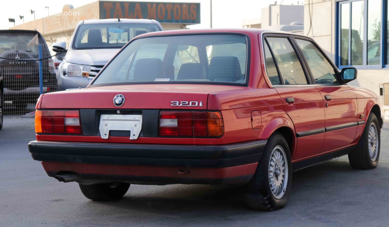 بي أم دبليو 320 i