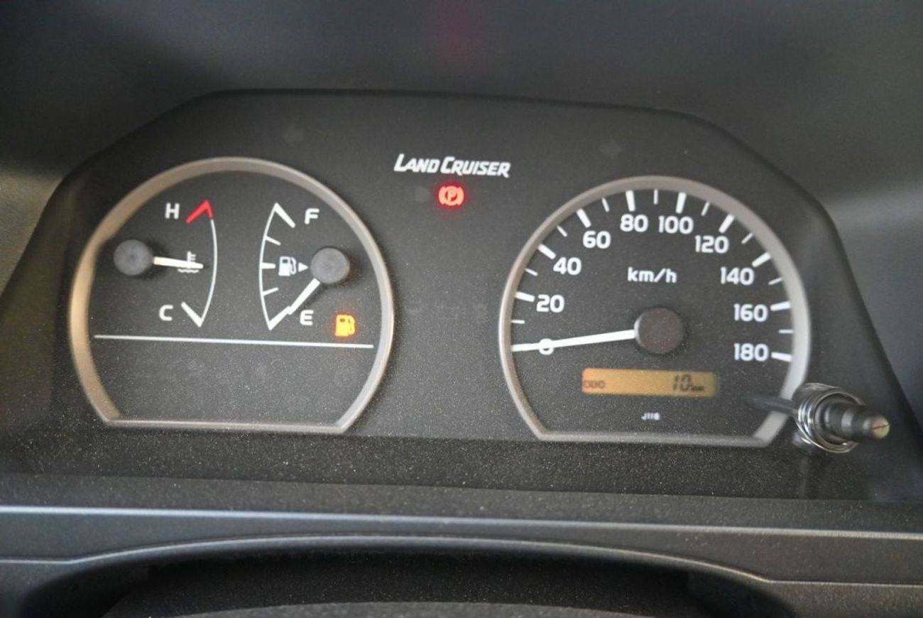 تويوتا لاند كروزر بيك آب TOYOTA LAND CRUISER LC 79 D/C 4.2L MODEL 2024