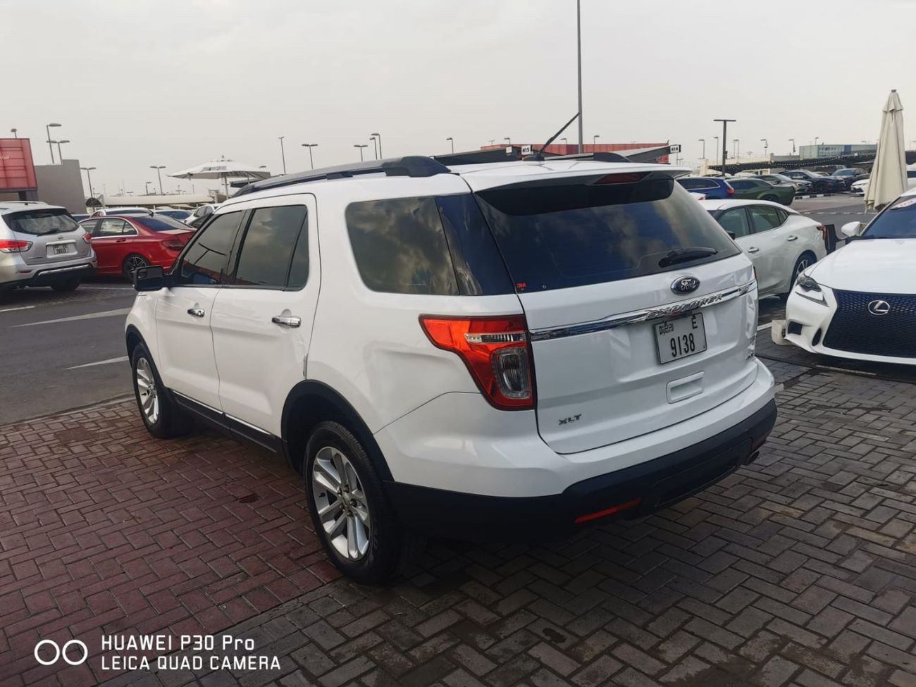 Ford Explorer Std 3.5L 4WD full option, panoramic