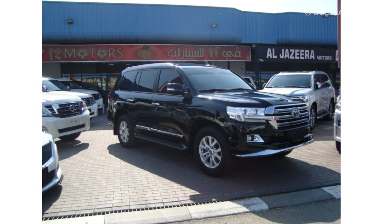 Toyota Land Cruiser GXR V8