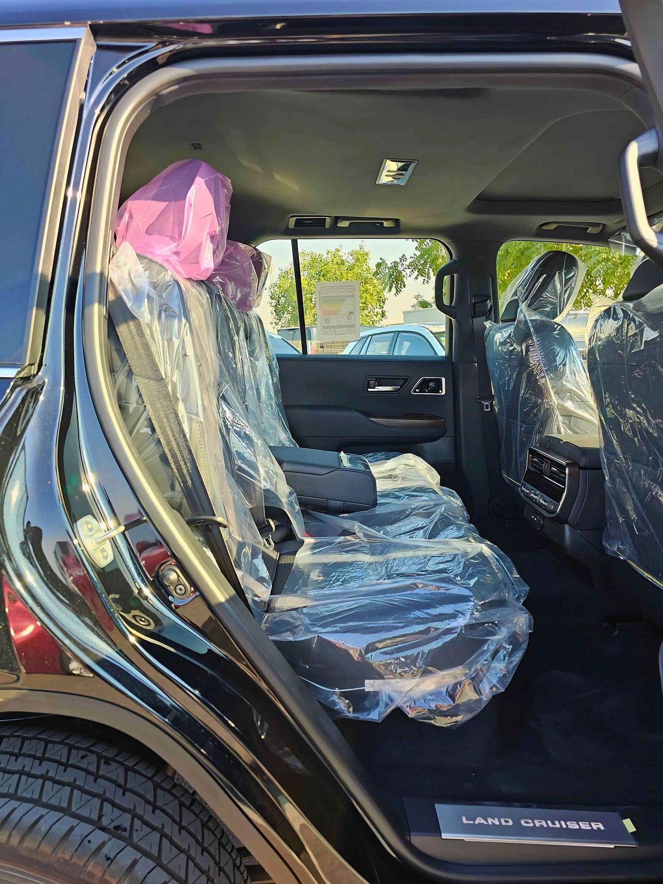 Toyota Land Cruiser LC300 VX TWIN TURBO / 3.5L V6 / JBL SPEAKERS / BIG DVD / FULL OPTION (CODE # VX)