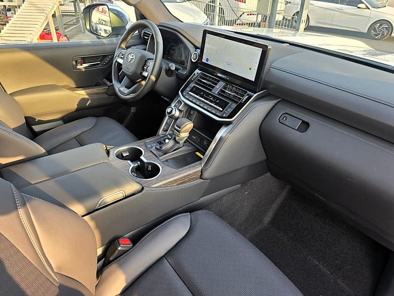 Toyota Land Cruiser VX Toyota land cruiser Vx 3.5l turbo 4*4 A/T  white /black Color 2026