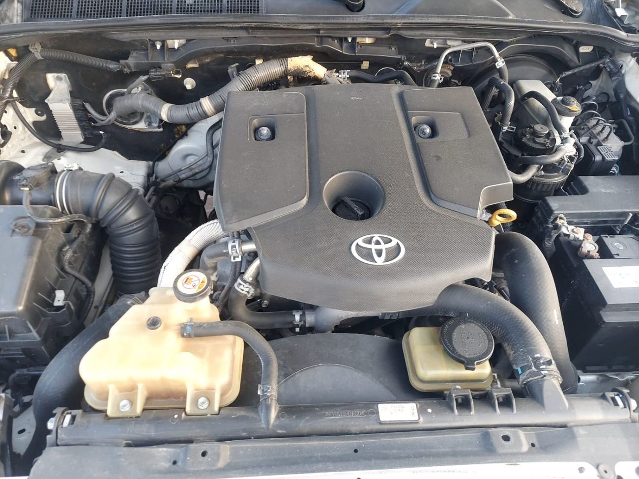Toyota Hilux DC 2.4L 4WD DIESEL MANUAL TRANSMISSION