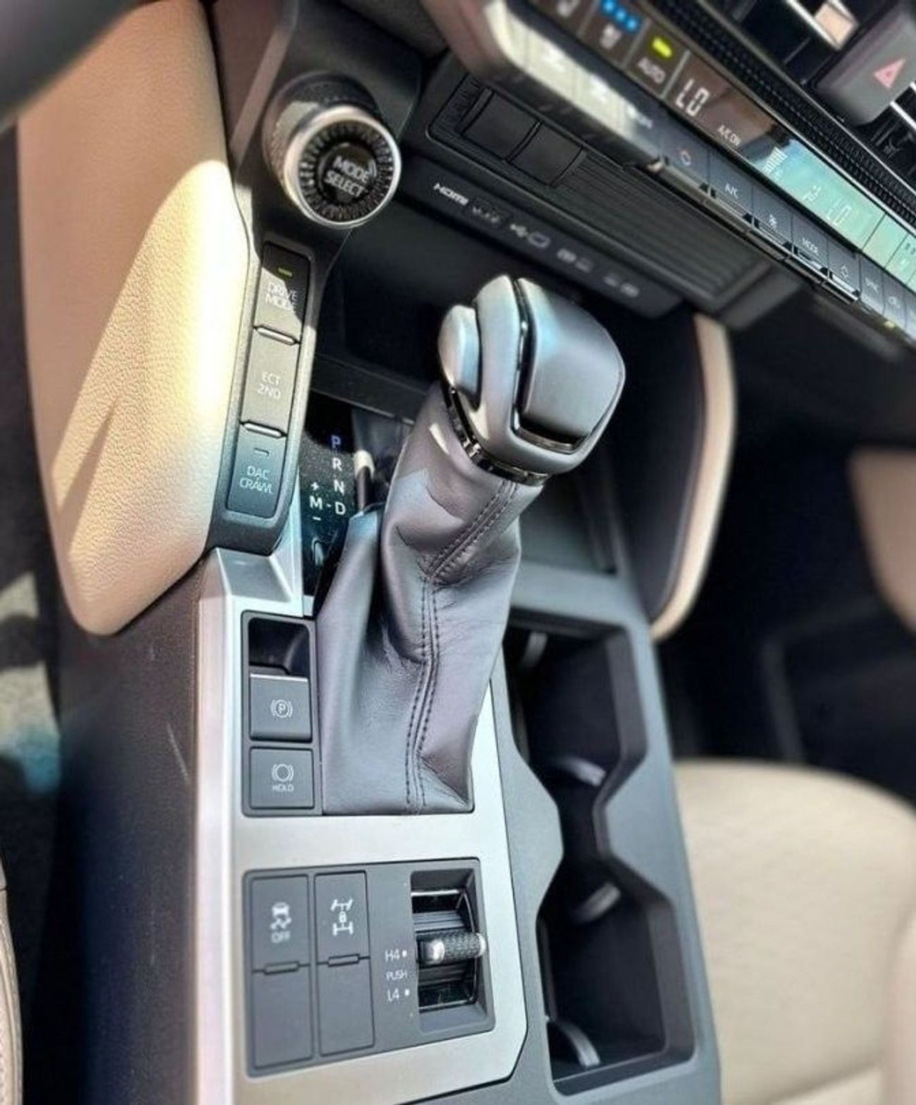 تويوتا برادو Toyota Prado 2.4L