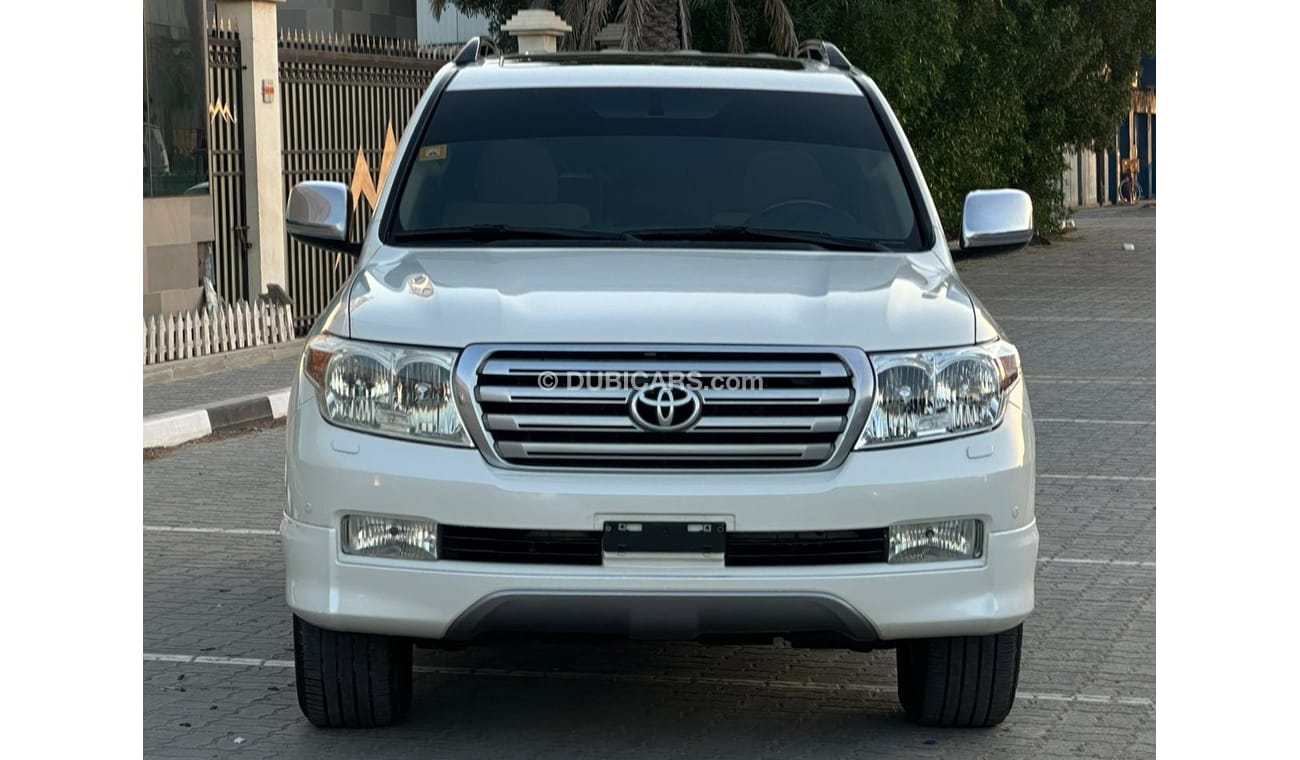 Used Toyota Land Cruiser 2011 for sale in Dubai - 695546