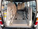 Toyota Hiace TOYOTA HIACE COMMUTER VAN RHD 2002 MODEL 3.0 L DIESEL AUTOMATIC(PM10827)