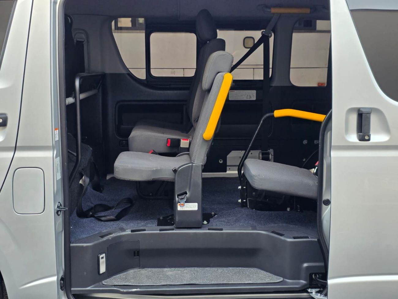 Toyota Hiace 8 SEATER | 2.0 PETROL ENGINE | RHD | AT