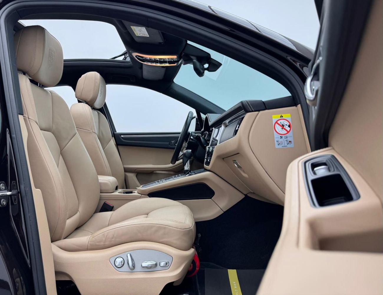 Porsche Macan Std 2.0L (252 HP) 2019 Porsche Macan, Full Service History, 1 Year Warranty, Excellent Condition, GC