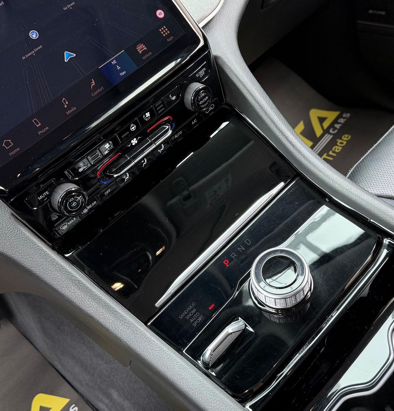 جيب جراند شيروكي L Limited 3.6L 2023 Jeep Grand Cherokee L Limited, Warranty, Full Jeep Service History, Excellent Co