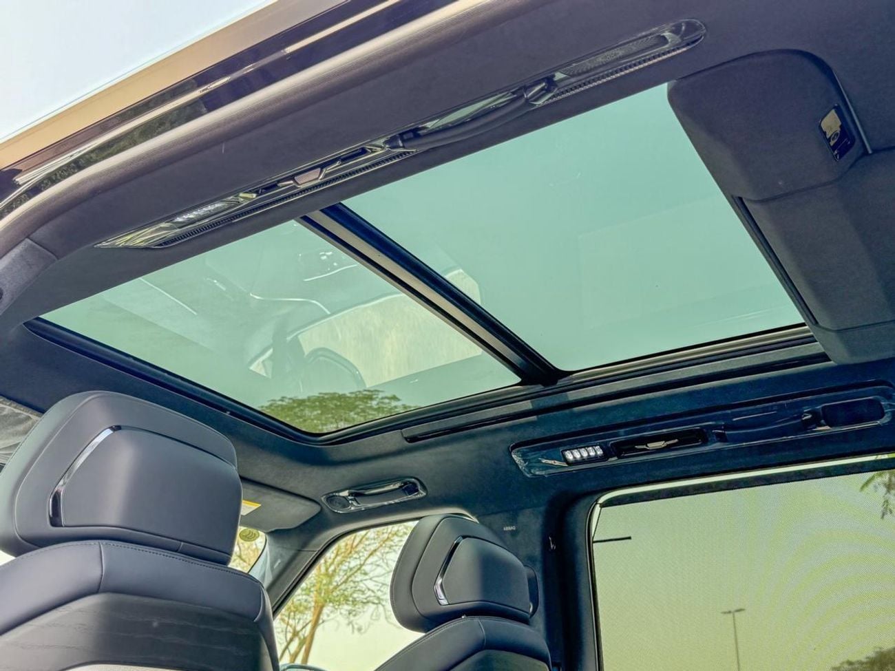 زيكر 9X 2025 ZEEKR 9X Ultra 55KWH I Range 1250KM  I2.0L DM-I Plugin Hybrid (898HP) I warranty&service