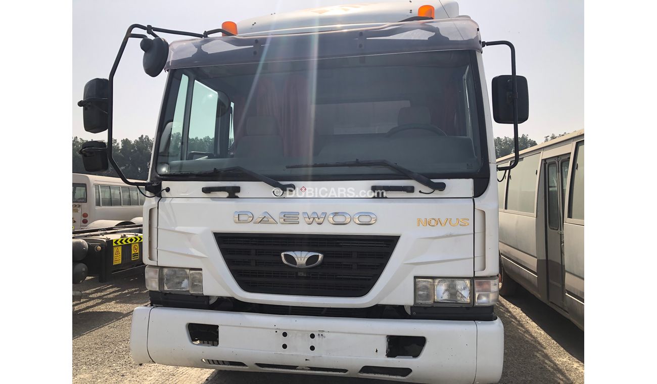 Daewoo Novus 2122 Truck 15 ton, Model:2012. Excellent condition