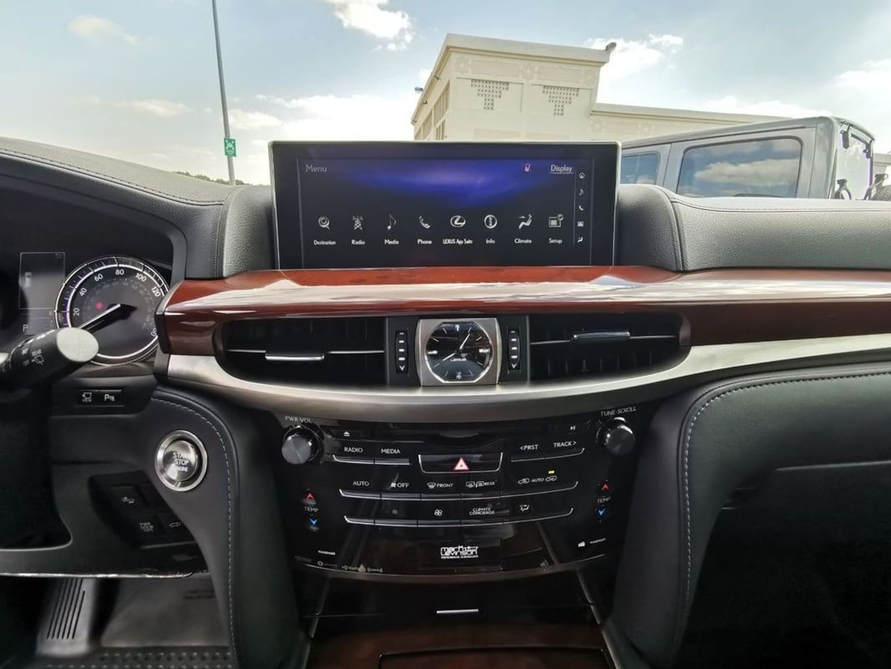 لكزس LX 570 Platinum 5.7L Lexus LX570 - 2020 - Black