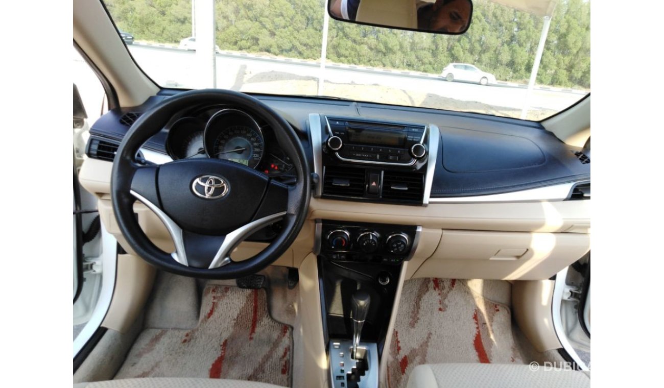 تويوتا يارس Toyota yaris gcc 2014 very celen car