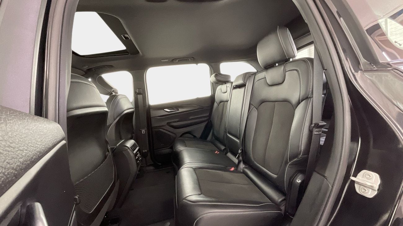 Jeep Cherokee Altitude | upto AED 20,000 Ramadan Discount | Guaranteed Warranty | 0 Down Payment