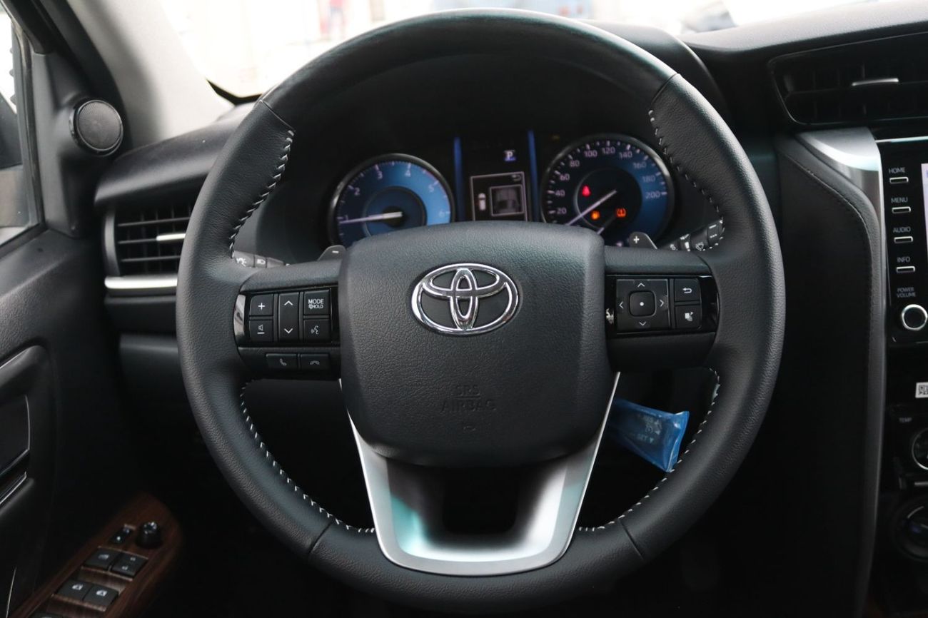 Toyota Fortuner 2023 TOYOTA FORTUNER VXR 2.8 DIESEL 4X4 **التصدير فقط خارج الخليج***EXPORT ONLY