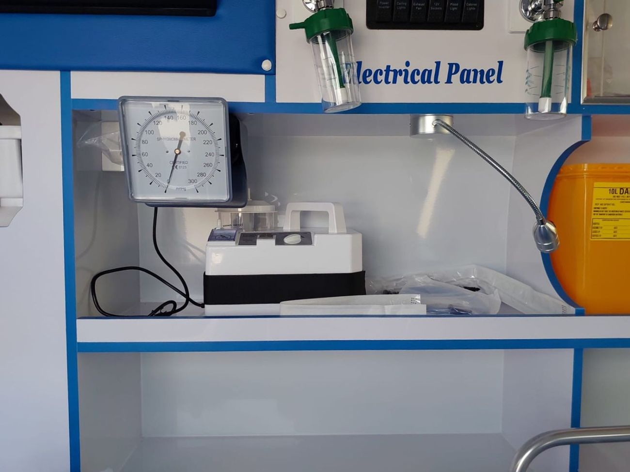 تويوتا هاياس TOYOTA HIACE COMMUTER AMBULANCE VAN RHD 2020 MODEL 2.8 L DIESEL AUTOMATIC(PM19152)