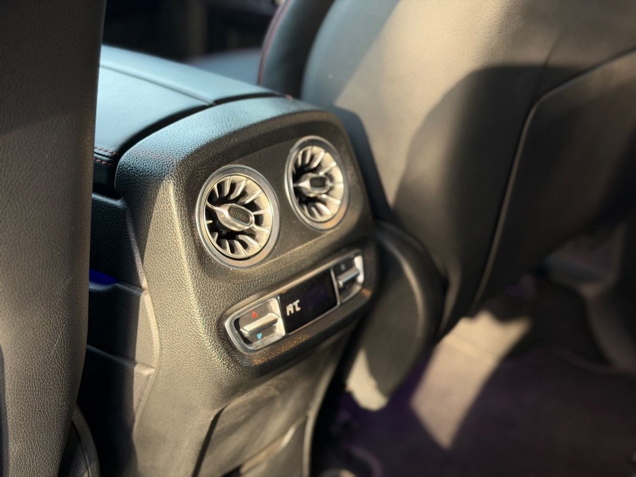 Mercedes Benz G550