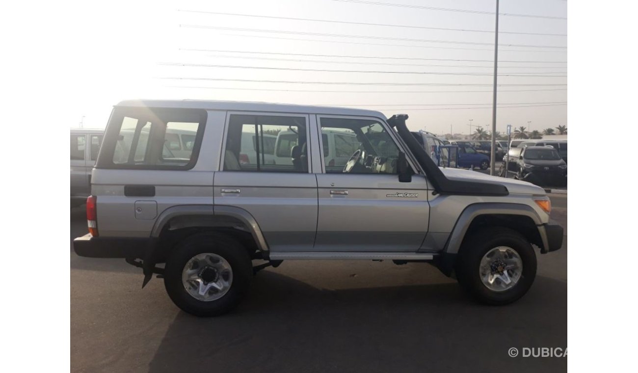 Toyota Land Cruiser 70 4.2L DIESEL LC 76 5 DOOR  V6